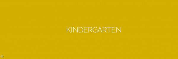 Schrift auf gelbem Hintergrund